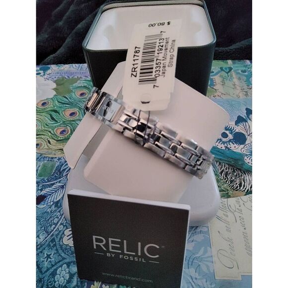 NIB~RELIC BY FOSSIL Queen's Court Pink MOP & Crystal 3-Hand Women's Watch - Picture 2 of 5